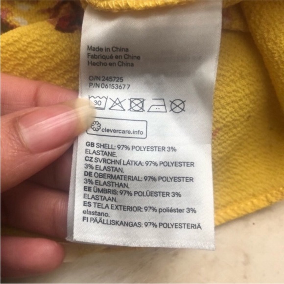 H&M Off the Shoulder Blouse - Picture 3 of 5